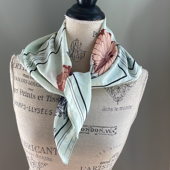 Vintage ECHO floral sulk scarf EUC - Picture 7 of 7